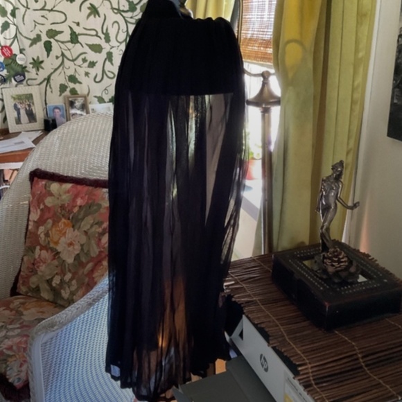 Iceberg Women's Nero (Black) sheer pleated skirt size 44 made in Italy - Picture 3 of 9